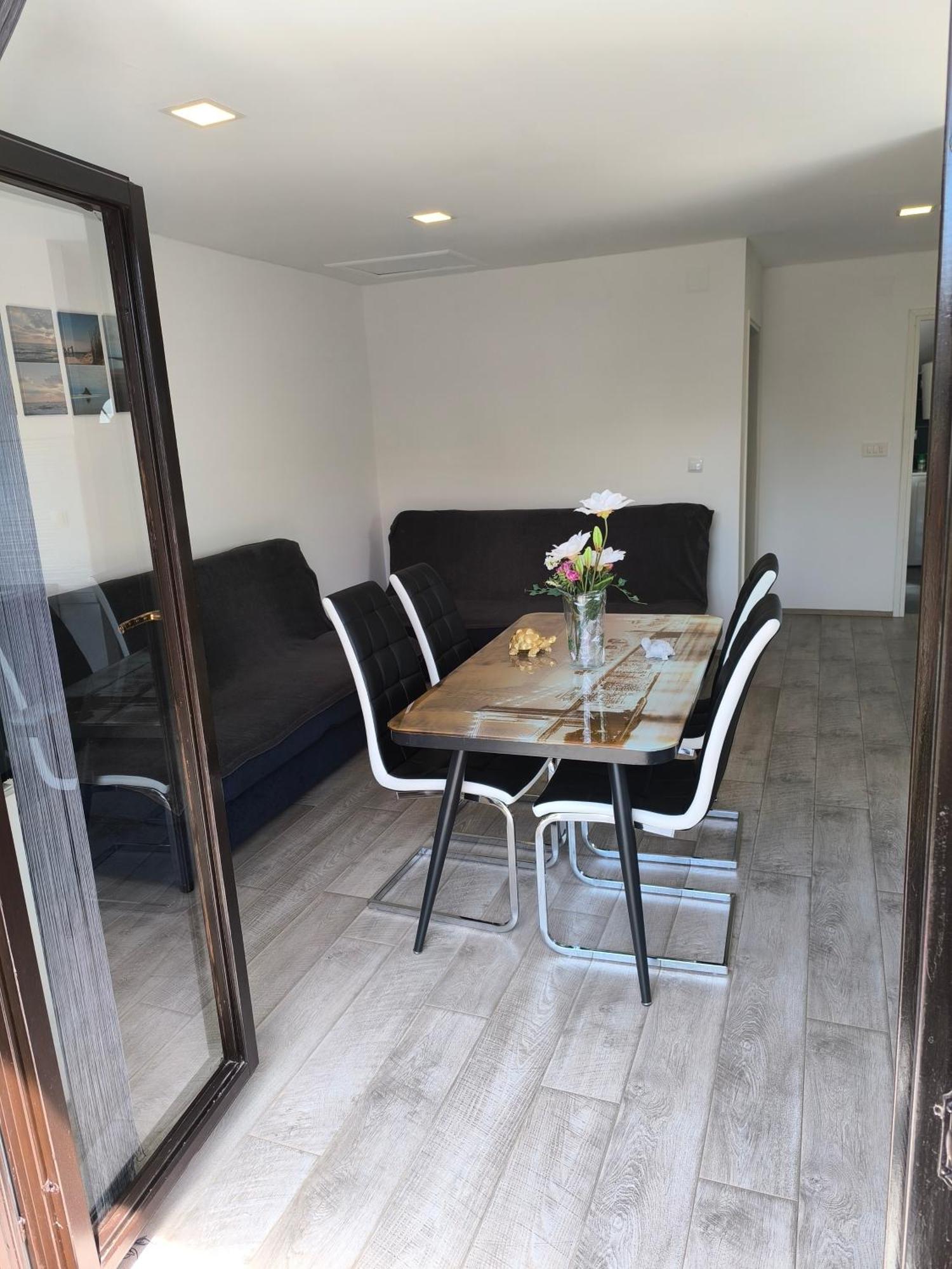 Apartmani Jadranka 보디체 객실 사진